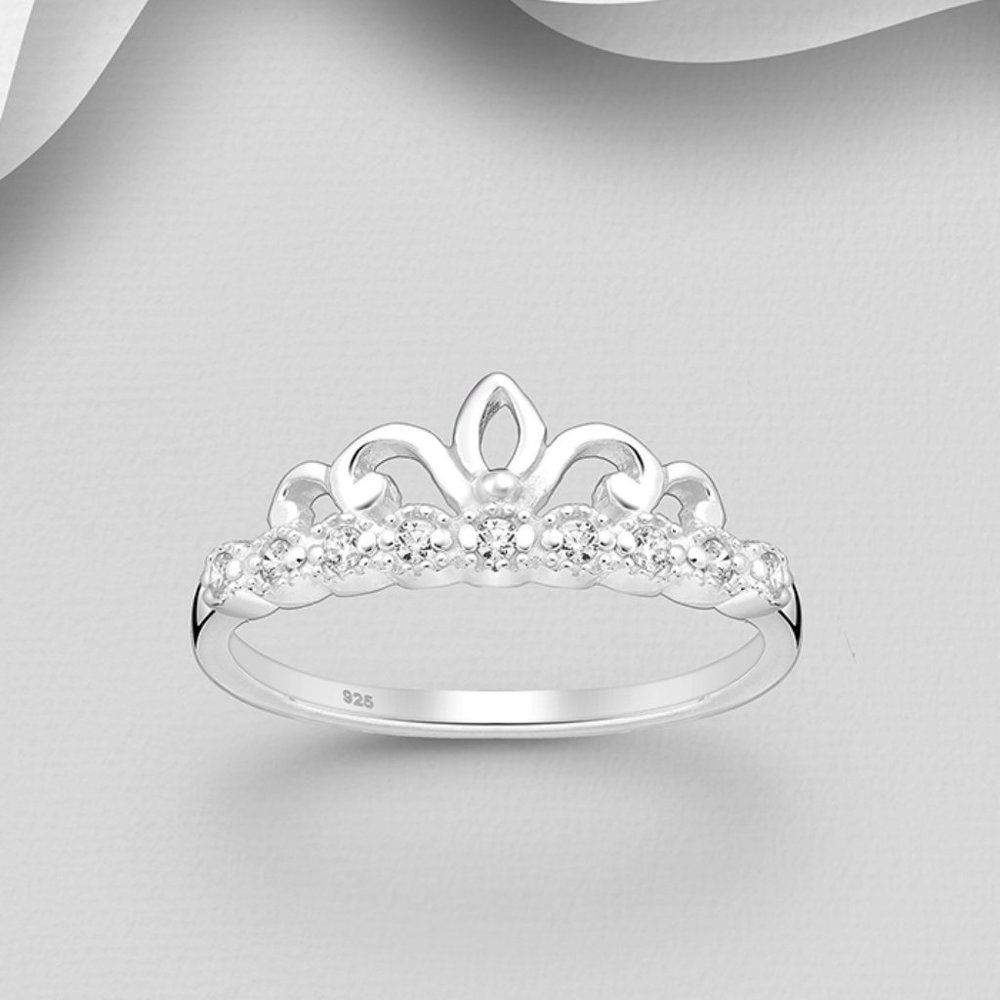 Dazzling Simulated Diamond Crown Ring